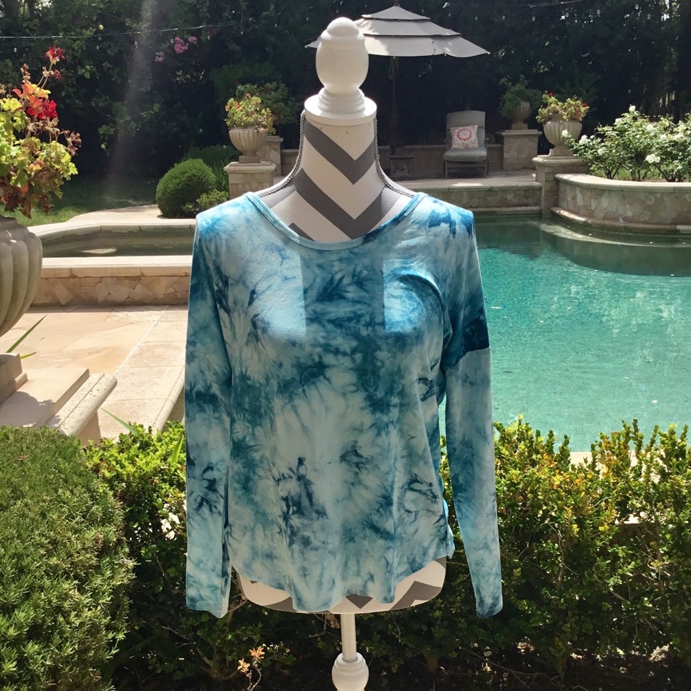 Pink rose blue size medium Long sleeve